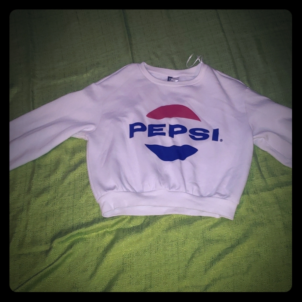 A cute Pepsi,  cropped sweat shirt from H&M